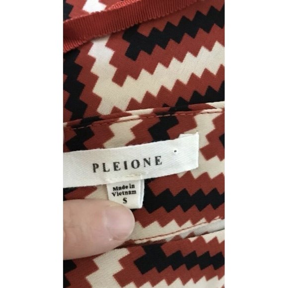 PLEIONE Womens Size Small Sleeveless Chevron Striped Tank Top Shirt - Picture 5 of 5